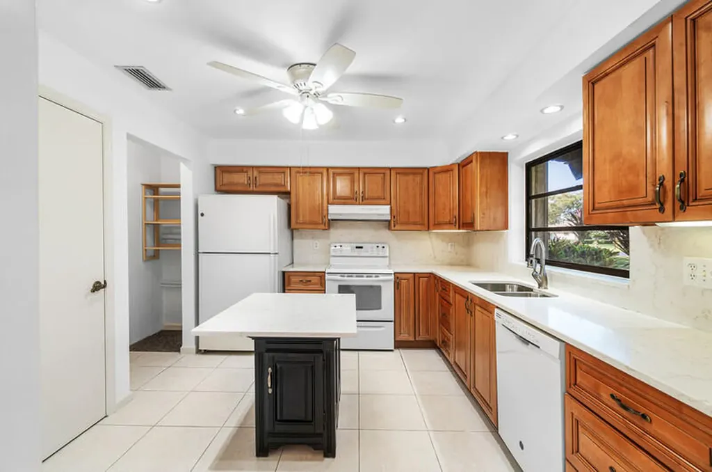 10120 Eaglewood Terrace Boynton Beach FL 33436
