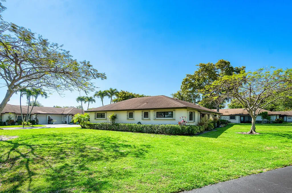 10120 Eaglewood Terrace Boynton Beach FL 33436