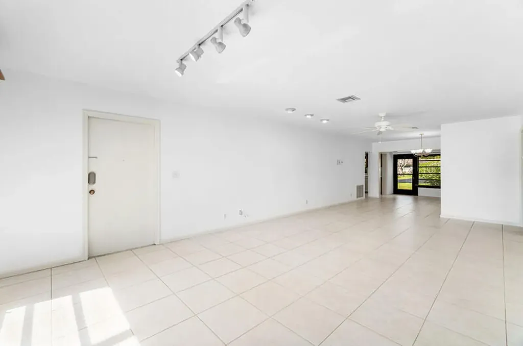 10120 Eaglewood Terrace Boynton Beach FL 33436