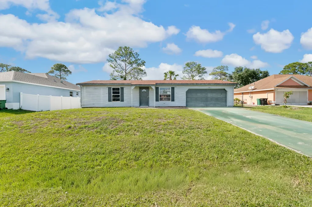 113 SW Starfish Avenue Port St Lucie FL 34984