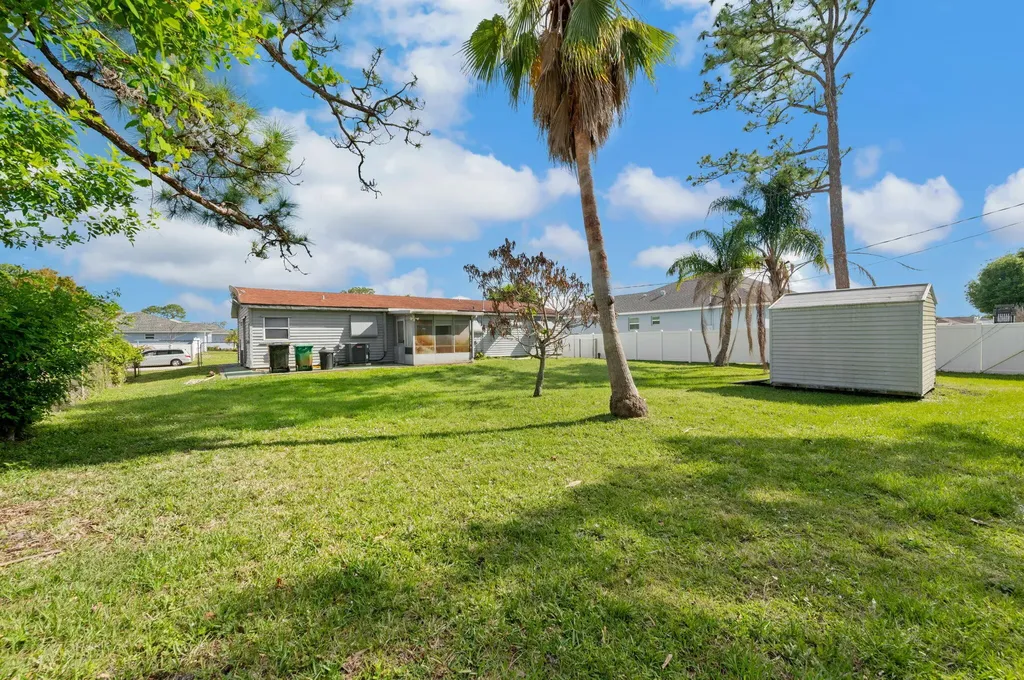 113 SW Starfish Avenue Port St Lucie FL 34984