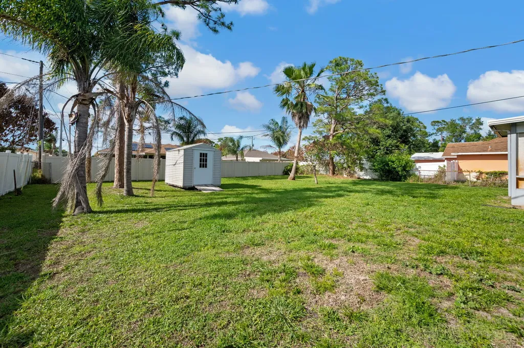 113 SW Starfish Avenue Port St Lucie FL 34984