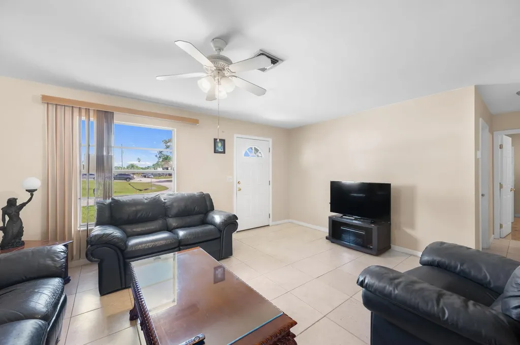 113 SW Starfish Avenue Port St Lucie FL 34984