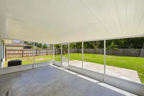 1781 SW Cloverleaf Street Port St Lucie FL 34953