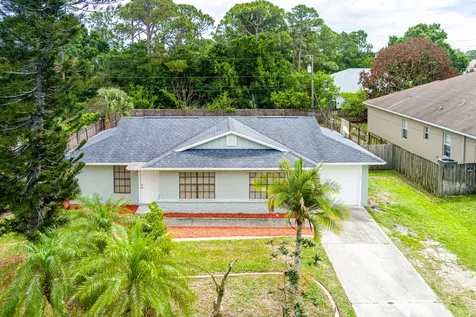 1781 SW Cloverleaf Street Port St Lucie FL 34953