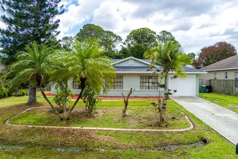 1781 SW Cloverleaf Street Port St Lucie FL 34953