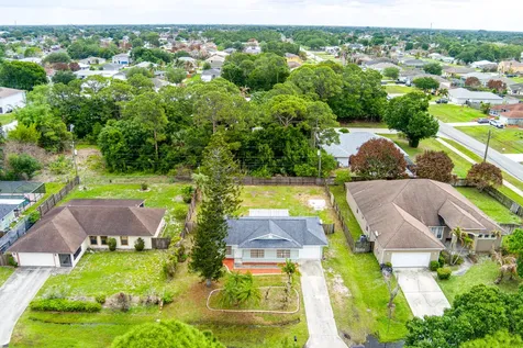 1781 SW Cloverleaf Street Port St Lucie FL 34953