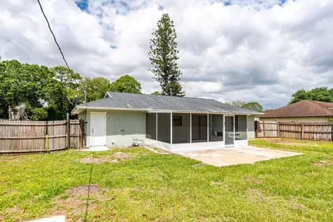 1781 SW Cloverleaf Street Port St Lucie FL 34953