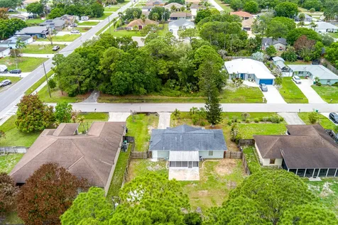 1781 SW Cloverleaf Street Port St Lucie FL 34953