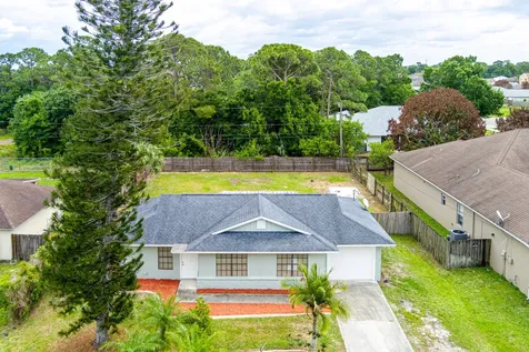 1781 SW Cloverleaf Street Port St Lucie FL 34953