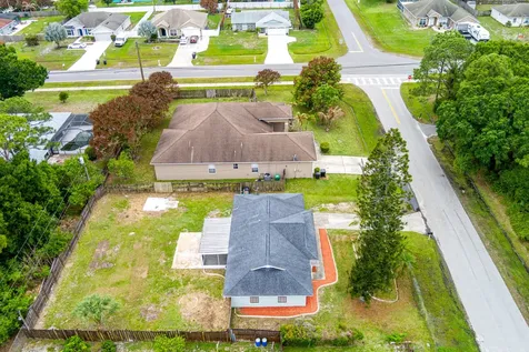 1781 SW Cloverleaf Street Port St Lucie FL 34953