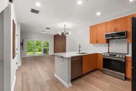 2543 NW 31st Court Oakland Park FL 33309