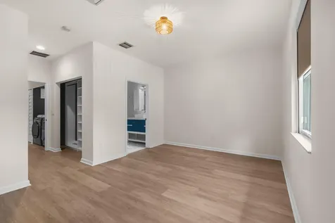 2543 NW 31st Court Oakland Park FL 33309
