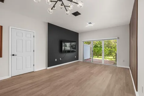 2543 NW 31st Court Oakland Park FL 33309