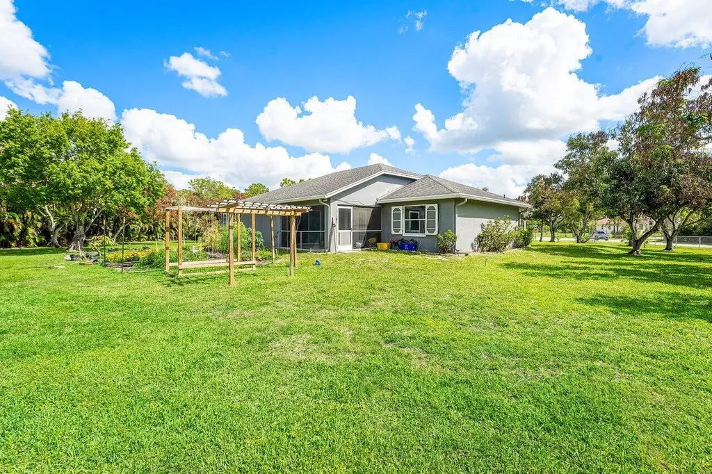 13564 N 63rd Lane Lane N The Acreage FL 33412
