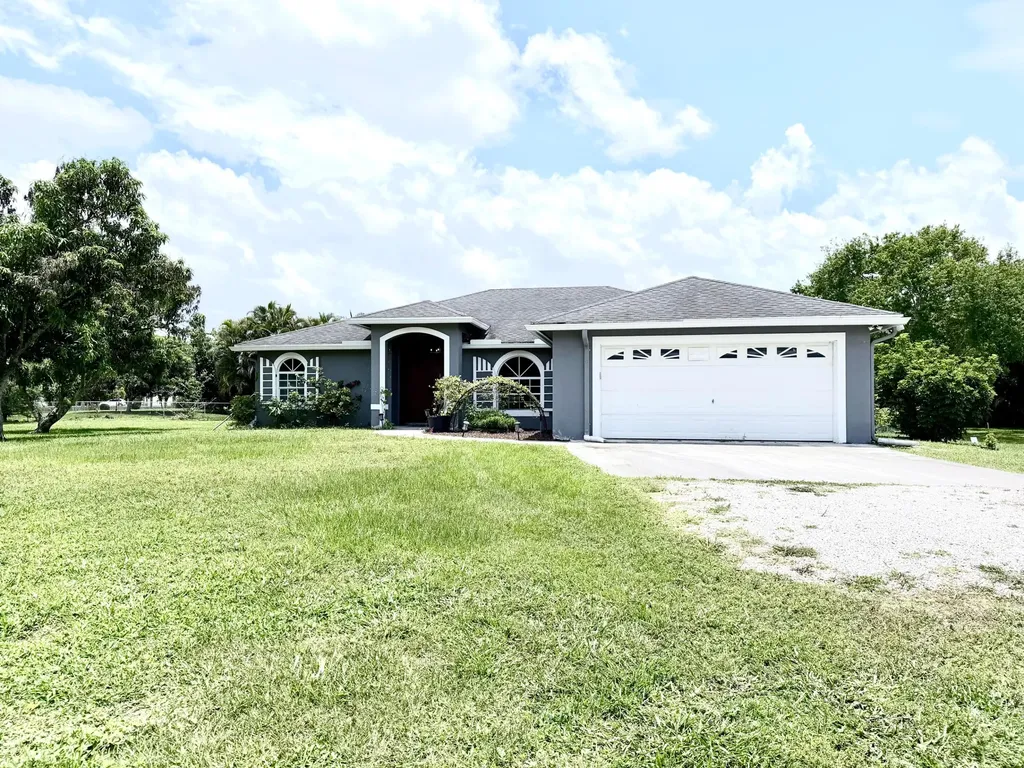 13564 N 63rd Lane Lane N The Acreage FL 33412