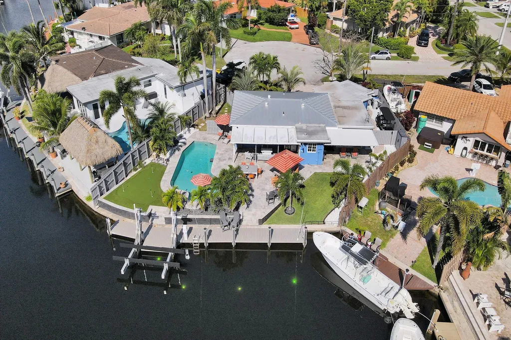 1221 SE 3rd Avenue Pompano Beach FL 33060