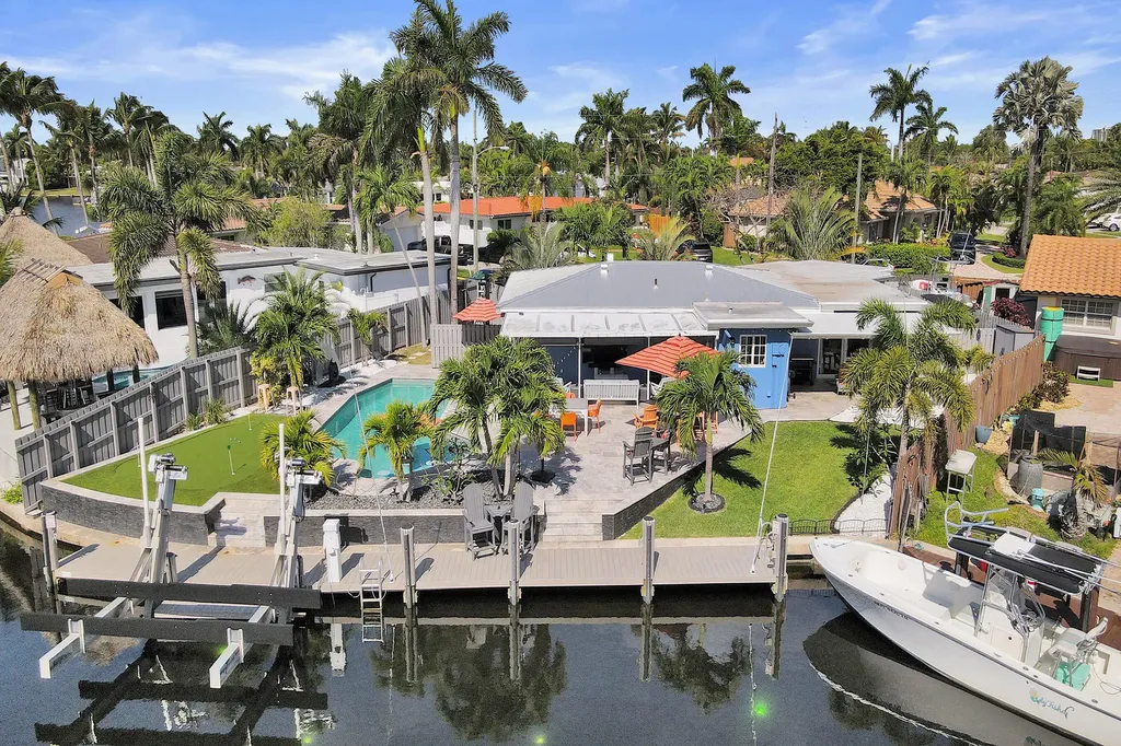 1221 SE 3rd Avenue Pompano Beach FL 33060