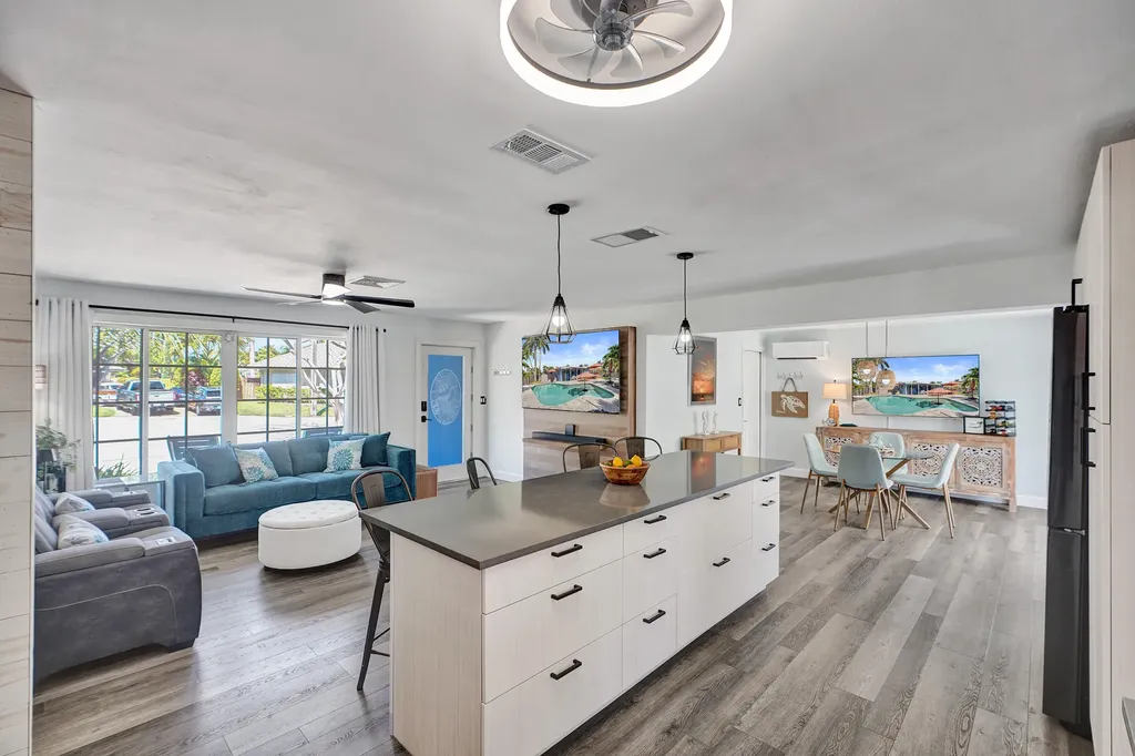 1221 SE 3rd Avenue Pompano Beach FL 33060