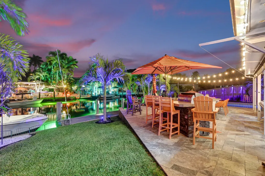1221 SE 3rd Avenue Pompano Beach FL 33060