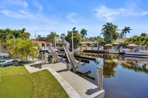 1221 SE 3rd Avenue Pompano Beach FL 33060