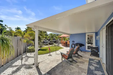 1221 SE 3rd Avenue Pompano Beach FL 33060