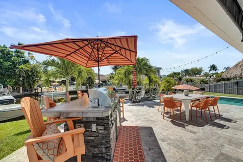 1221 SE 3rd Avenue Pompano Beach FL 33060