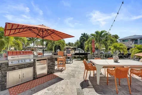 1221 SE 3rd Avenue Pompano Beach FL 33060
