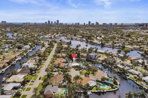 1221 SE 3rd Avenue Pompano Beach FL 33060