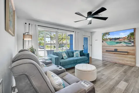 1221 SE 3rd Avenue Pompano Beach FL 33060
