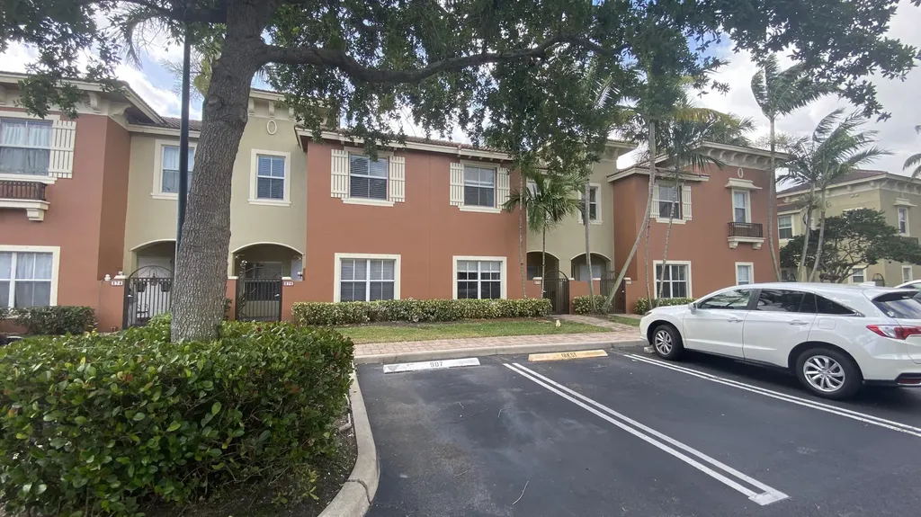 278 Lake Monterey Circle Boynton Beach FL 33426