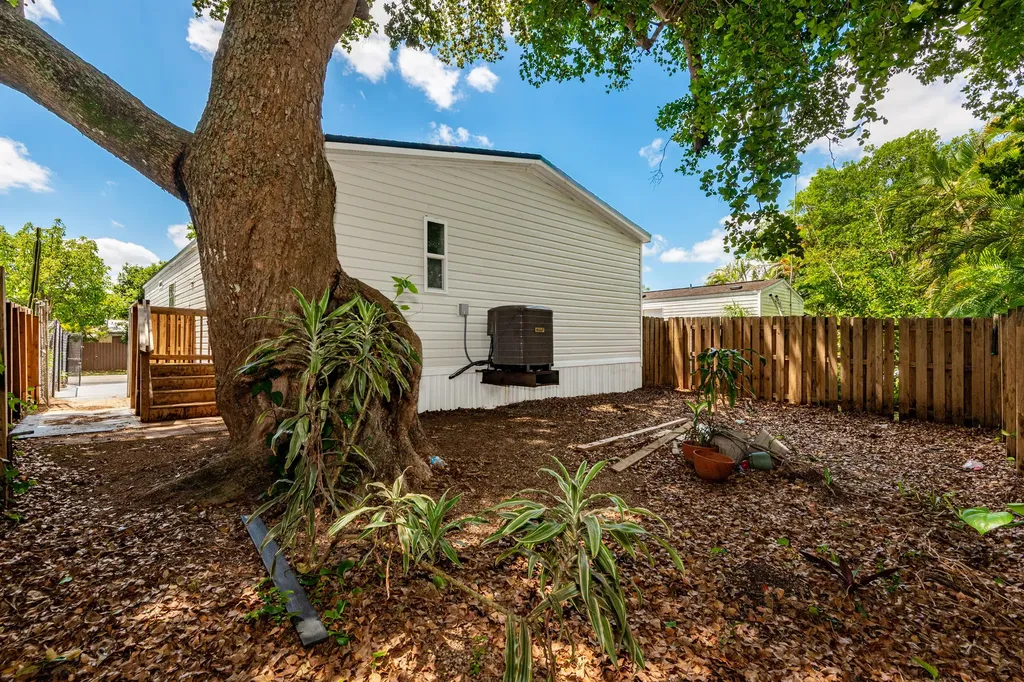 13431 SW 9th Court Davie FL 33325