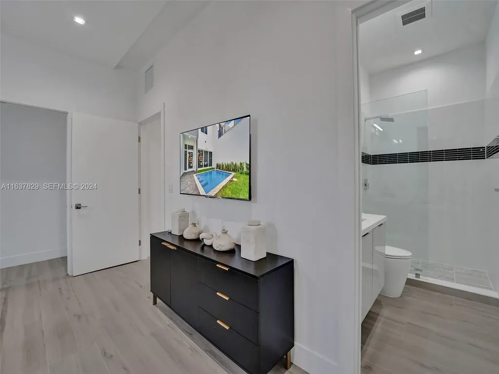 1222 NE 15th Avenue Fort Lauderdale FL 33304