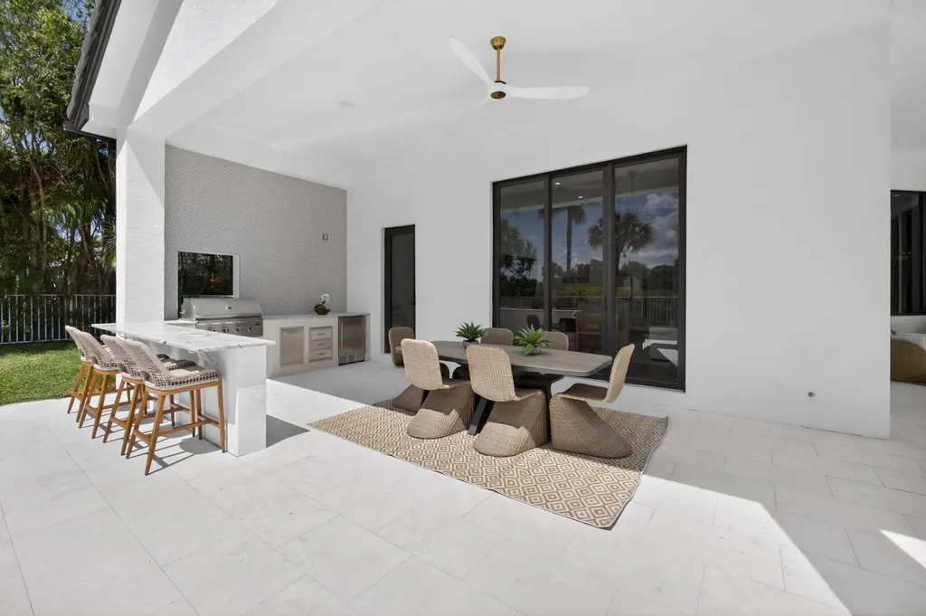 2725 Seneca Circle West Palm Beach FL 33409