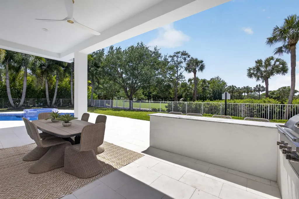2725 Seneca Circle West Palm Beach FL 33409