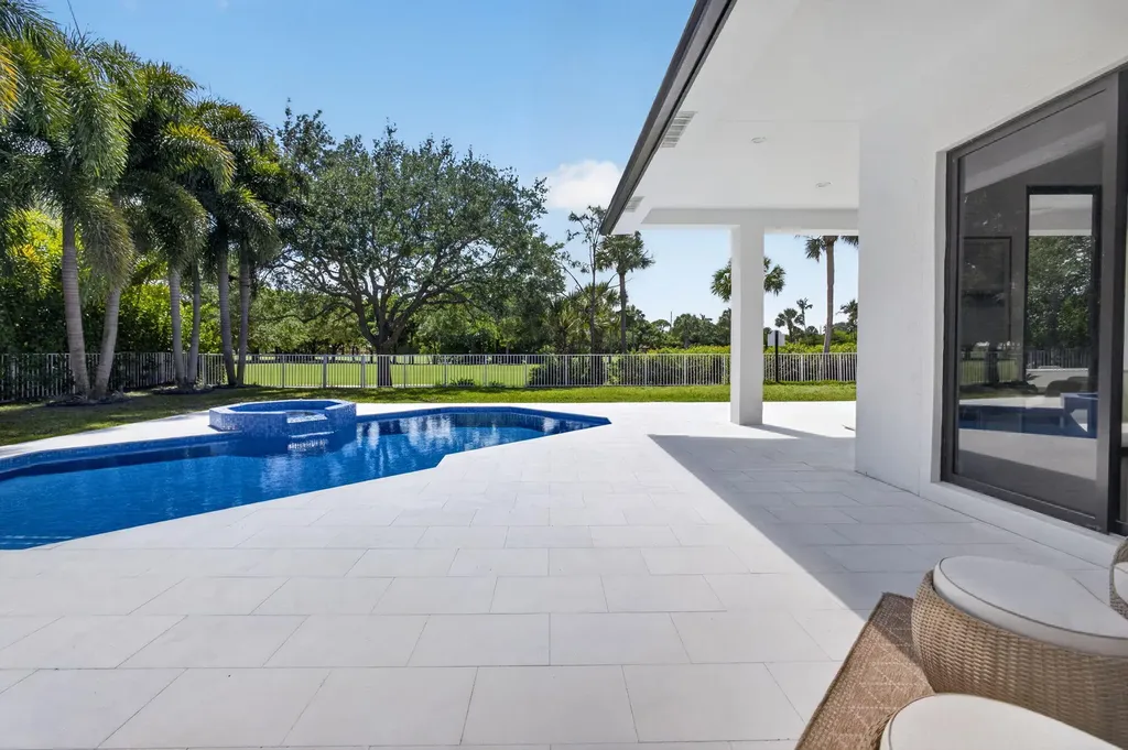 2725 Seneca Circle West Palm Beach FL 33409