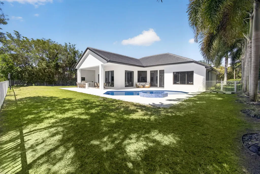 2725 Seneca Circle West Palm Beach FL 33409