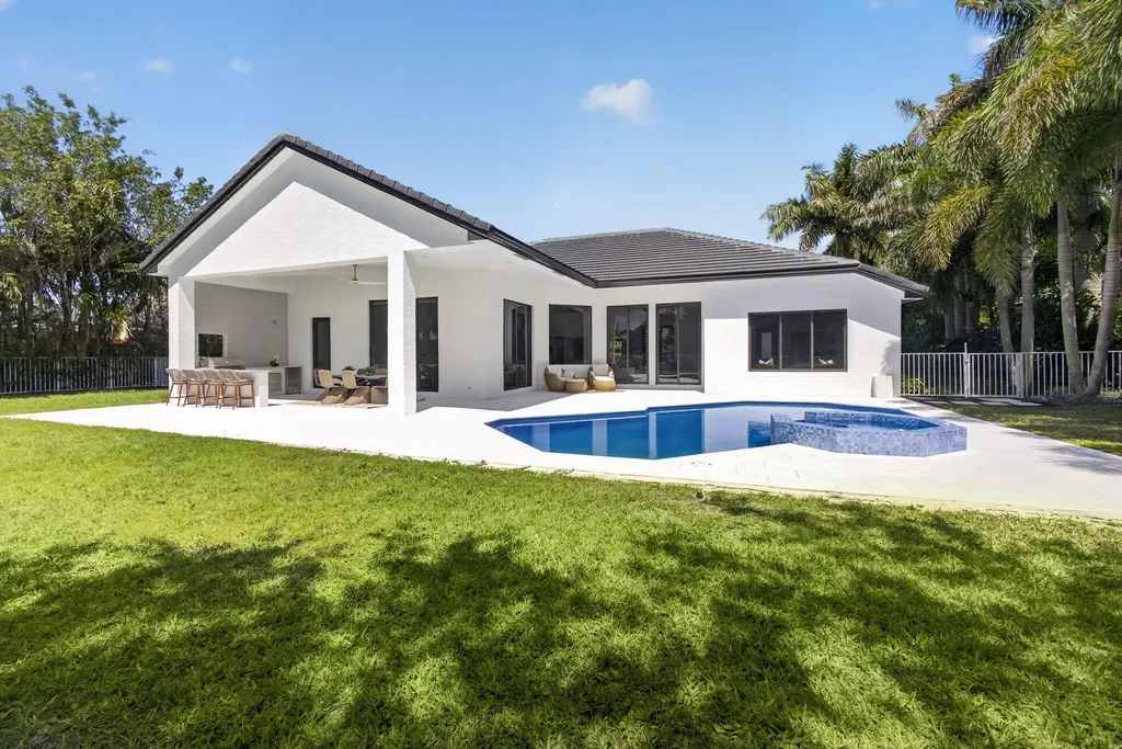 2725 Seneca Circle West Palm Beach FL 33409