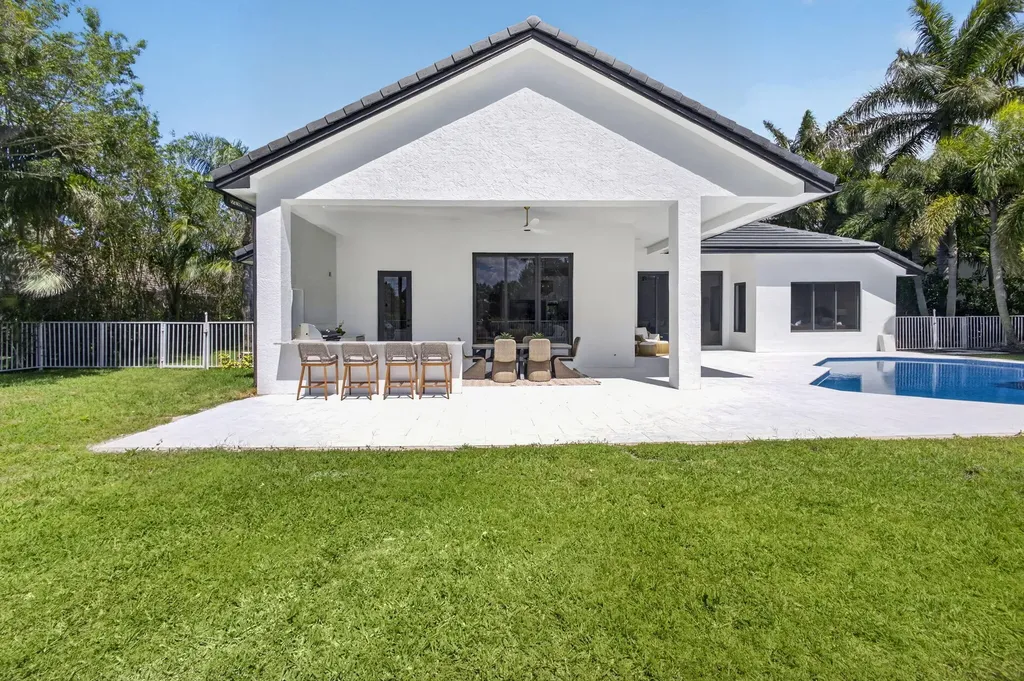 2725 Seneca Circle West Palm Beach FL 33409