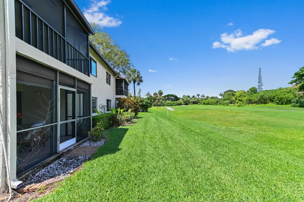 21215 Lago Circle Boca Raton FL 33433