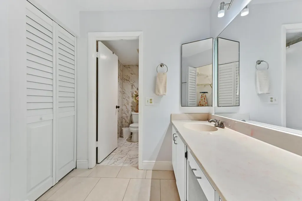 21215 Lago Circle Boca Raton FL 33433