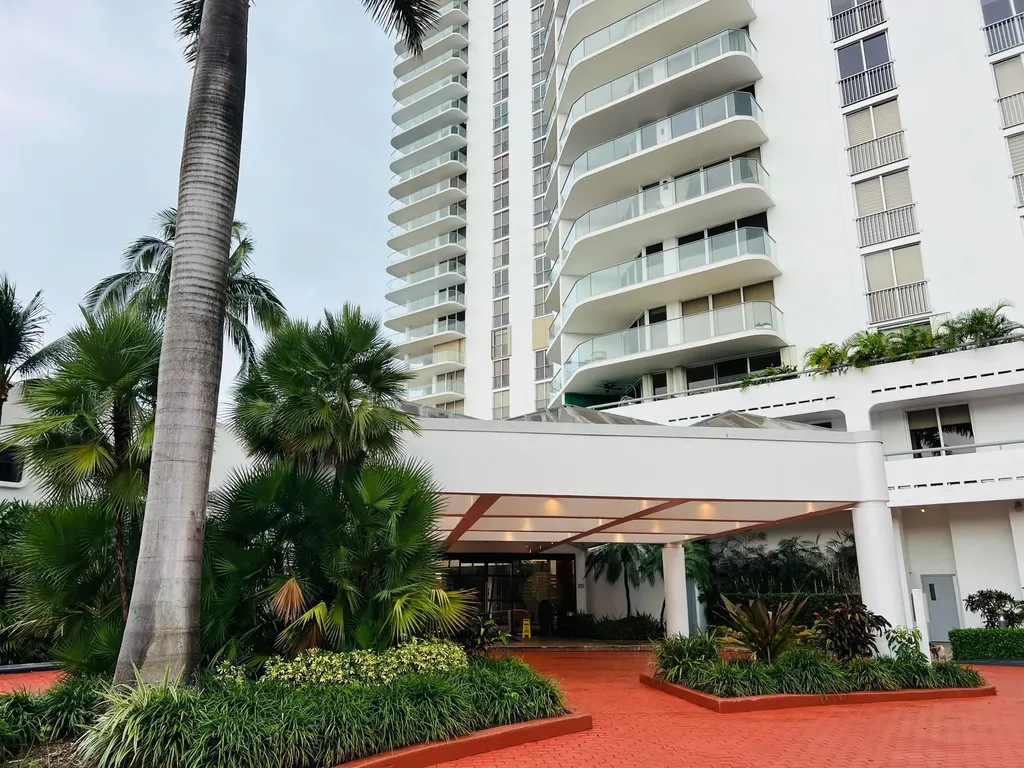 19707 Turnberry Way Aventura FL 33180
