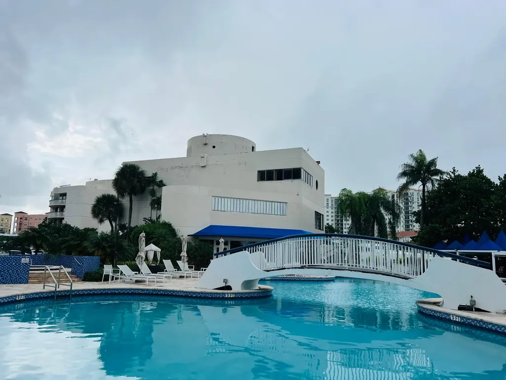19707 Turnberry Way Aventura FL 33180