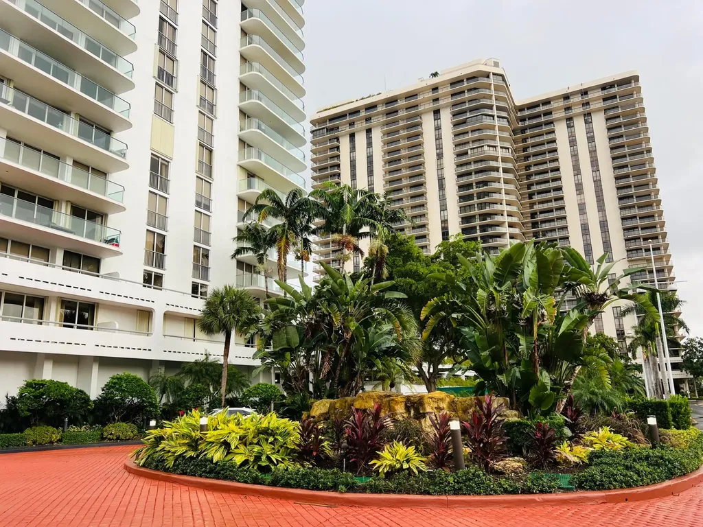 19707 Turnberry Way Aventura FL 33180