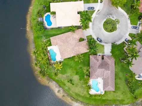 712 Verona Court Weston FL 33326