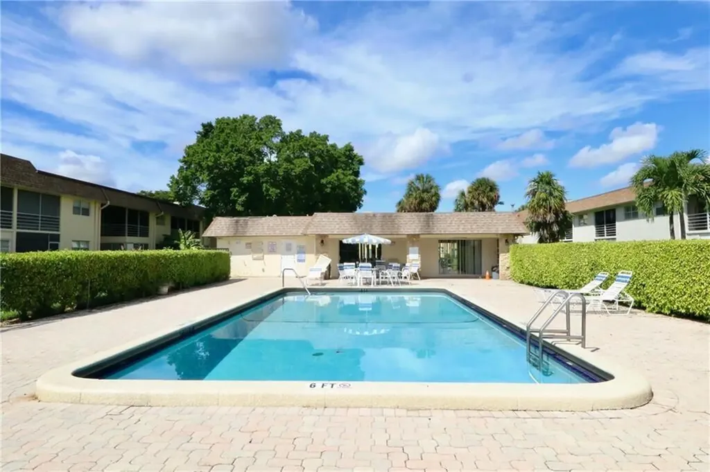 9915 Sandalfoot Boulevard Boca Raton FL 33428