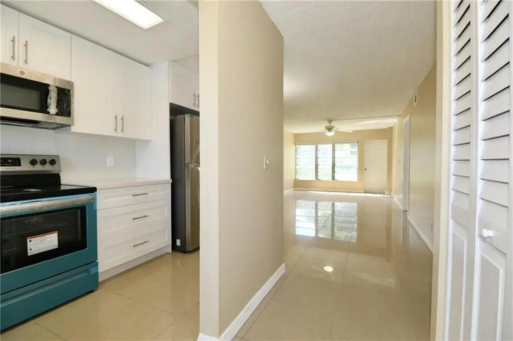 9915 Sandalfoot Boulevard Boca Raton FL 33428