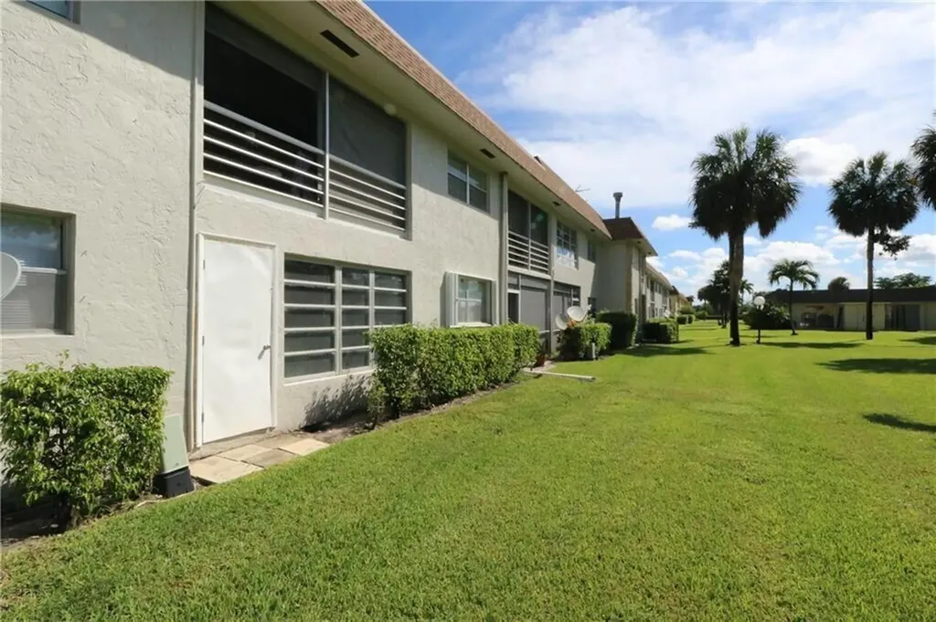 9915 Sandalfoot Boulevard Boca Raton FL 33428