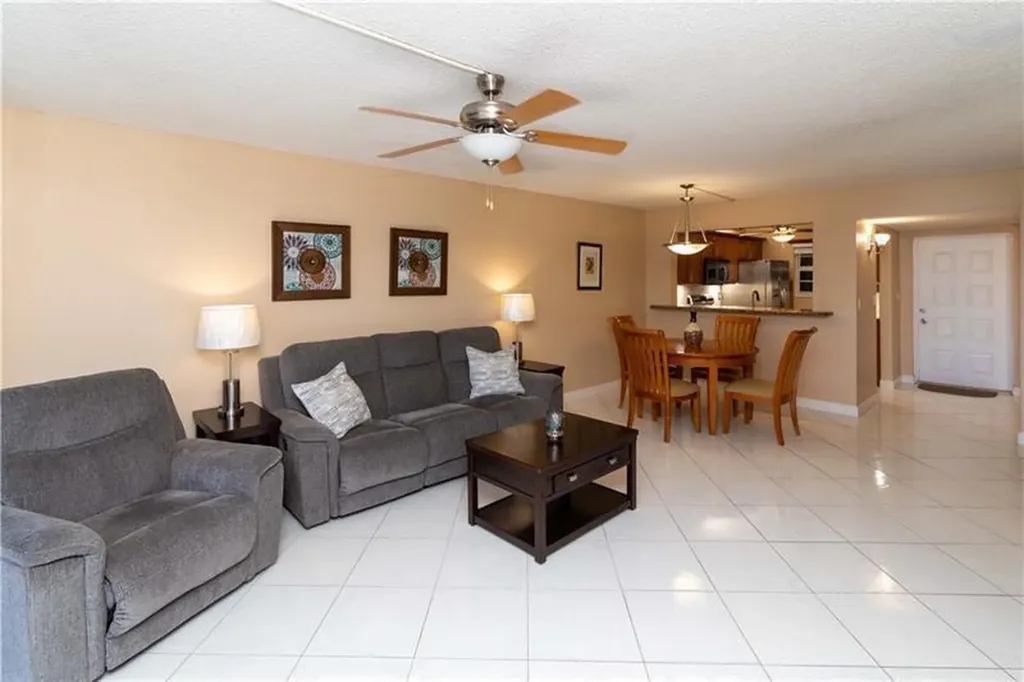 1811 Sabal Palm Drive Davie FL 33324
