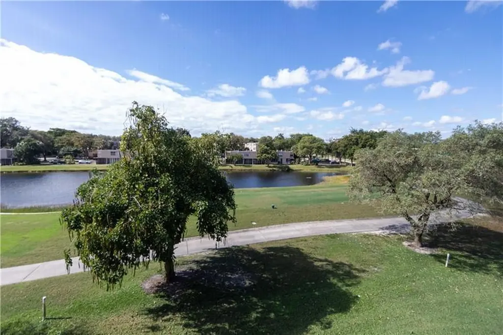 1811 Sabal Palm Drive Davie FL 33324